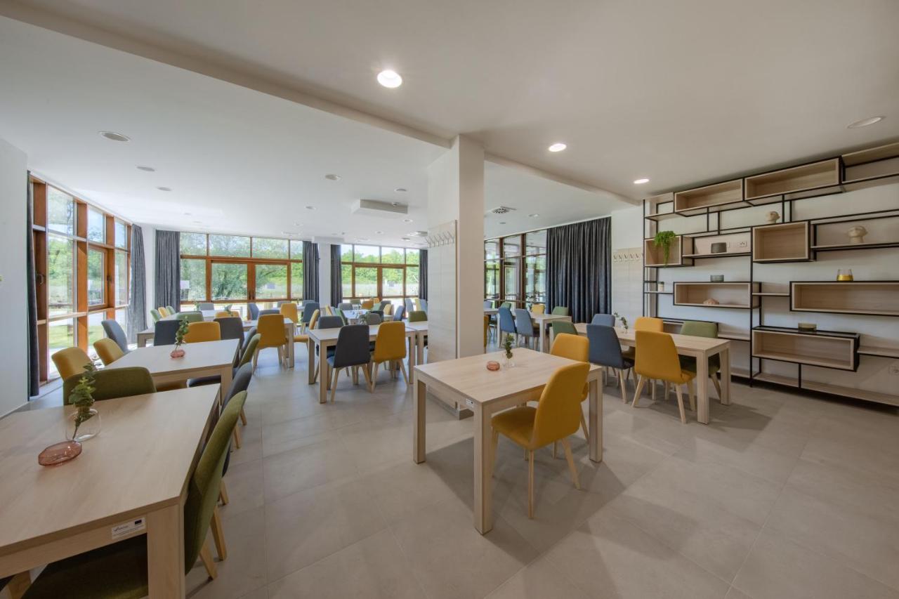 Otocki Virovi Hostel Otok  ภายนอก รูปภาพ